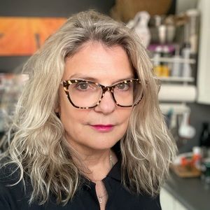 Meet your Posher, Carole